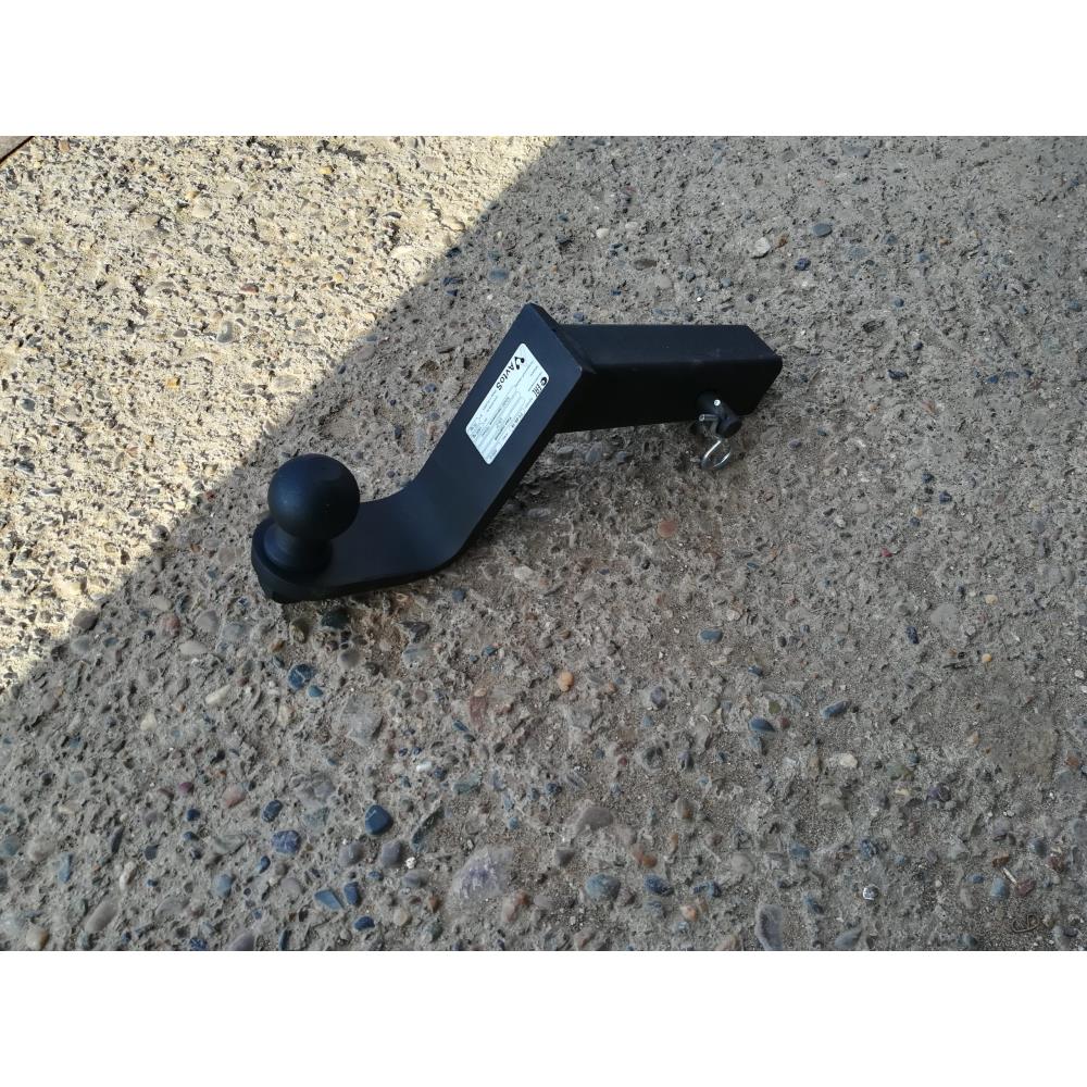 Переходник фаркопа в квадрат 50x50 с занижением 150 мм. (шар черный 50мм.)