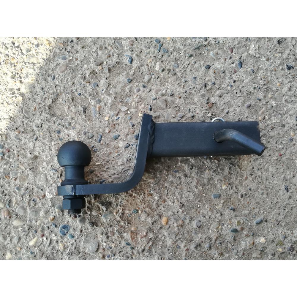 Переходник фаркопа в квадрат 50x50 с занижением 90 мм. (шар черный 50мм.)